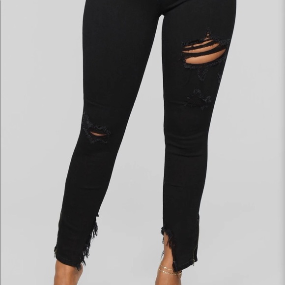 Fashion Nova Distressed Skinny Jeans - Picture 2 of 4